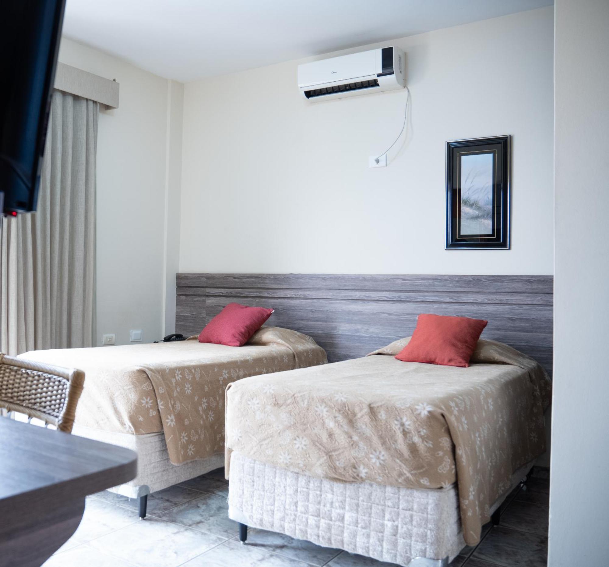 Hotel Internacional Кампо Гранде Екстериор снимка